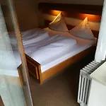 Отель Waldhaus
