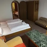 Waldhaus Отель *