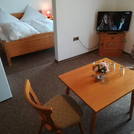 Waldhaus Hotel *