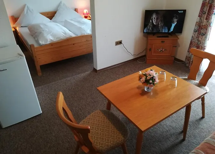 Waldhaus Hotel *