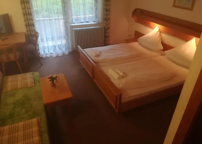 Hotel Waldhaus *